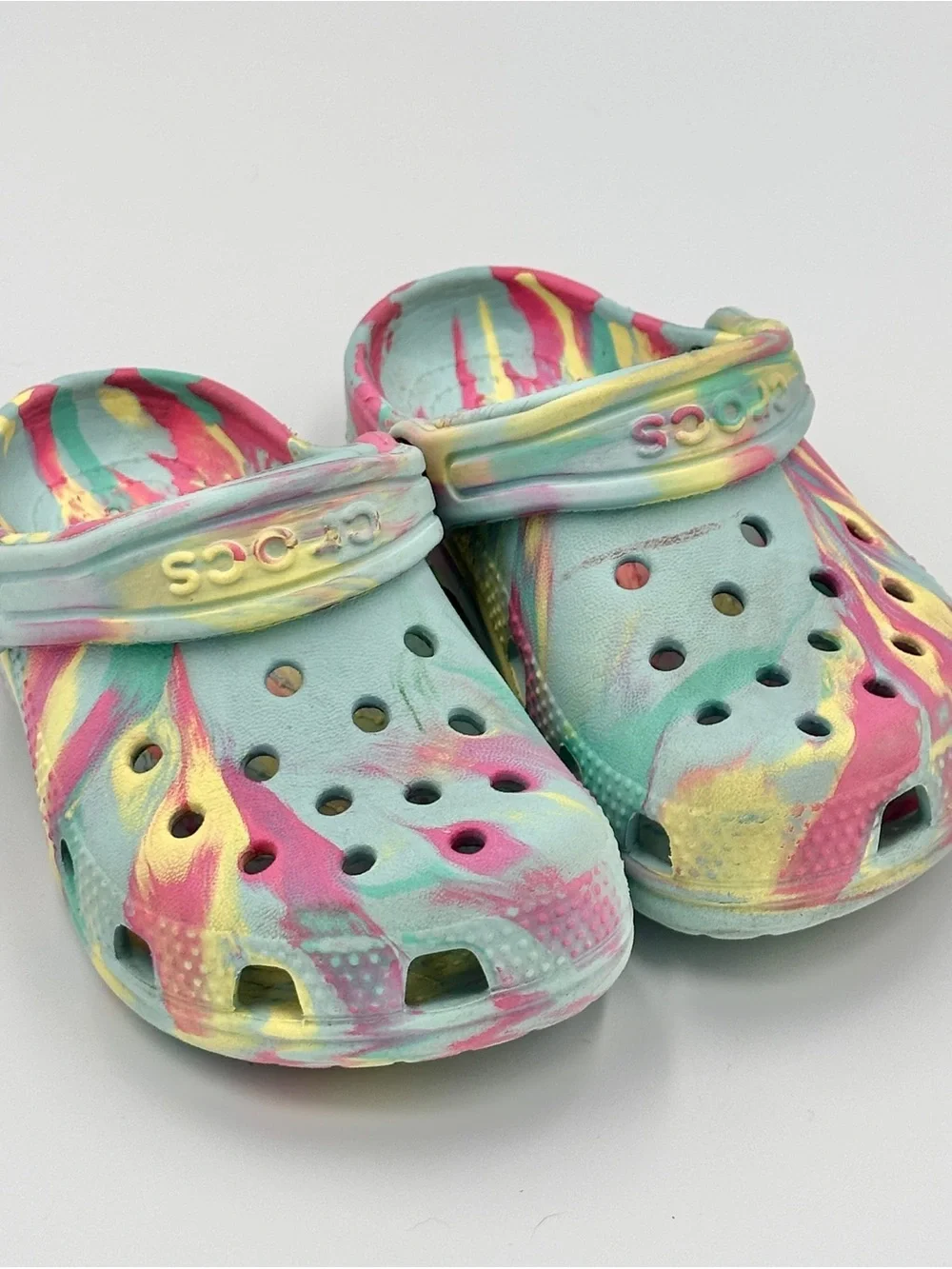 Toddler 8 (Girl or Boy) Tie-Dye CROCS 🐊 Sandals - Pastel Multicolor